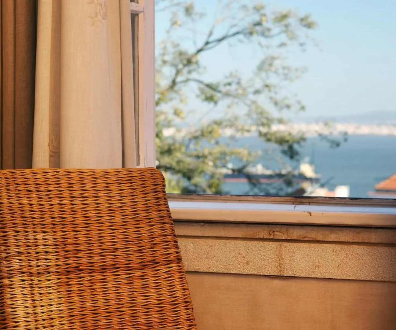 **** Отель Solar Do Castelo - Lisbon Heritage Collection - Alfama Португалия